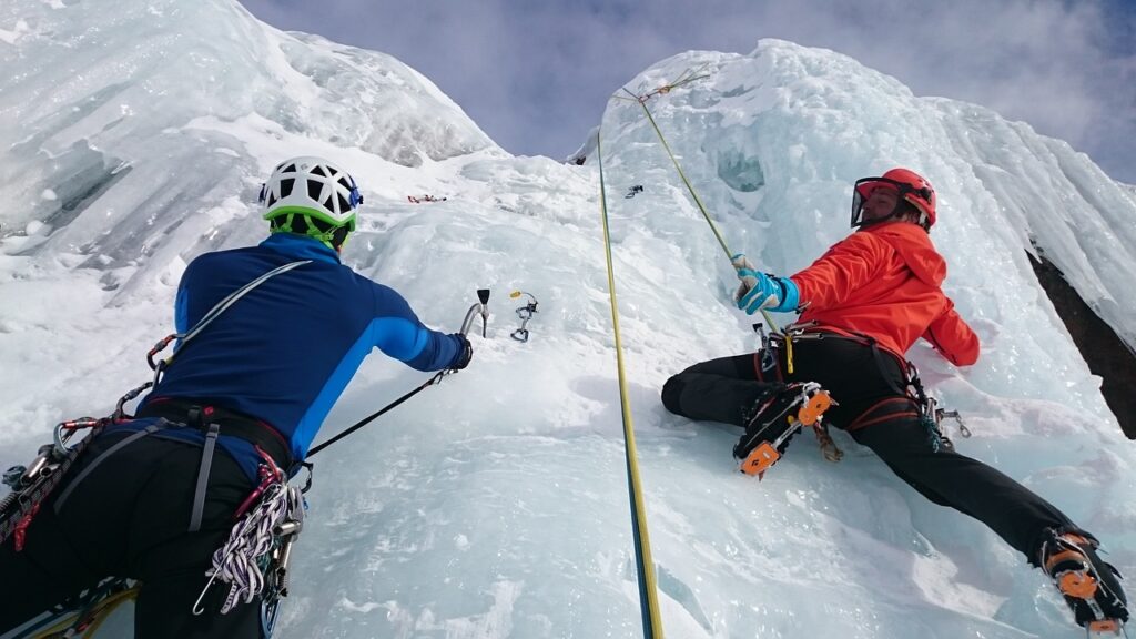 ice climbing, extreme sport, ice climbers-1247606.jpg